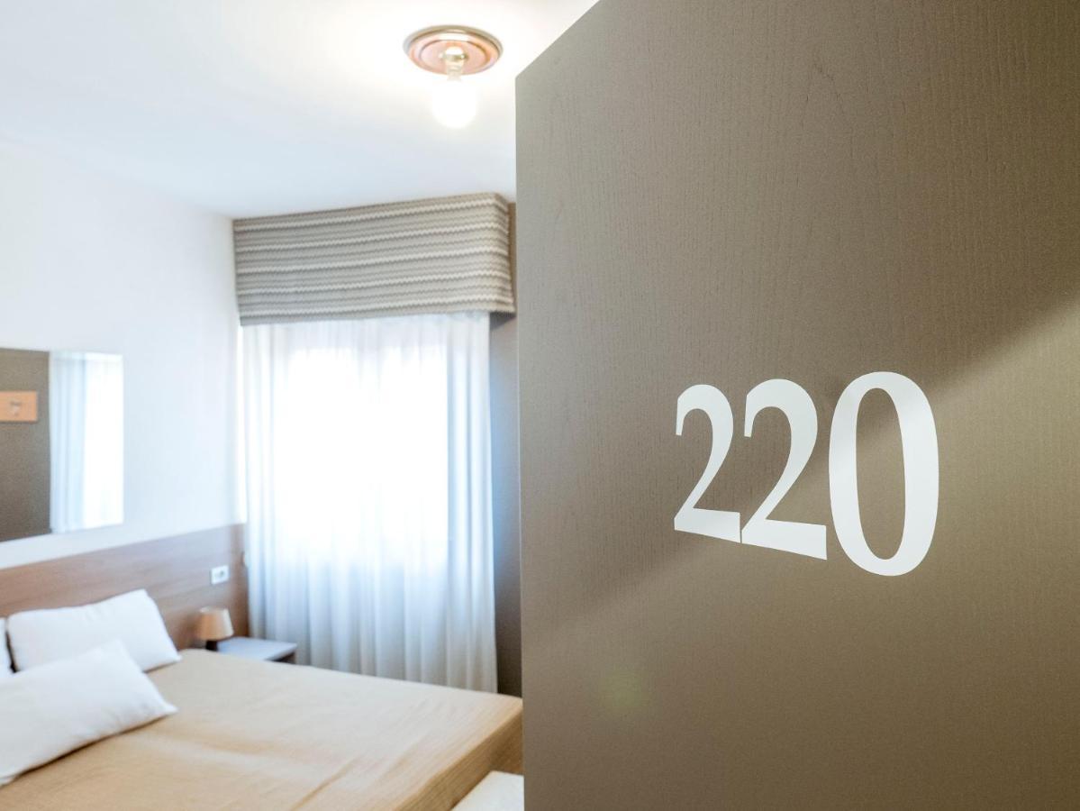 Hotel Doria Nago Екстериор снимка
