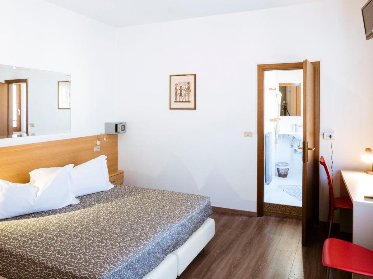 Hotel Doria Nago Екстериор снимка