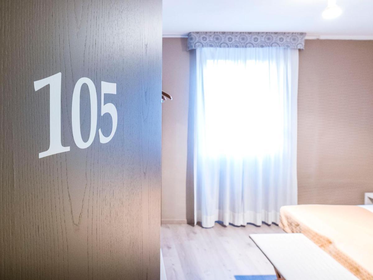 Hotel Doria Nago Екстериор снимка