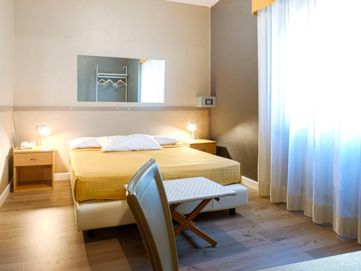 Hotel Doria Nago Екстериор снимка