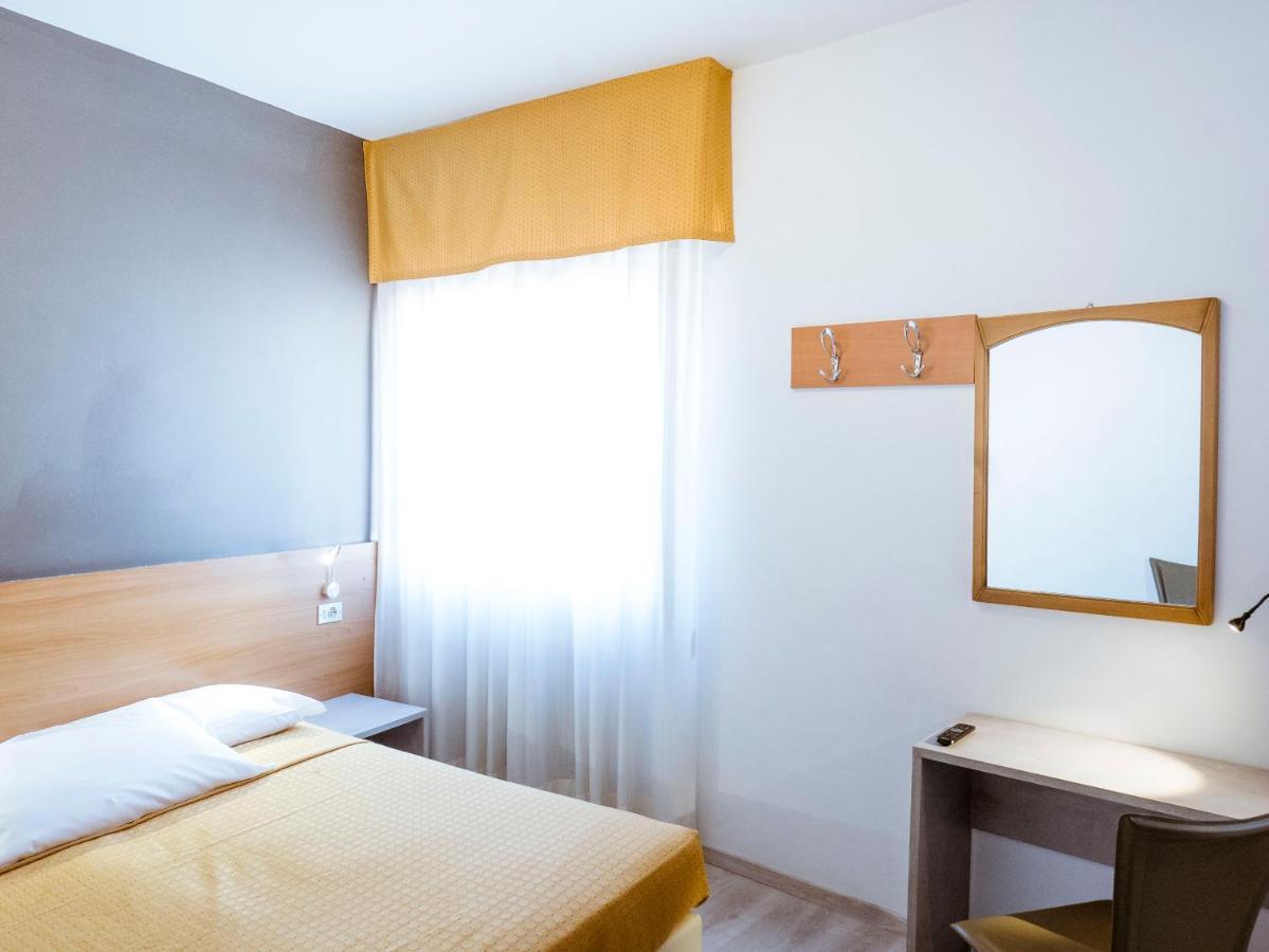 Hotel Doria Nago Екстериор снимка