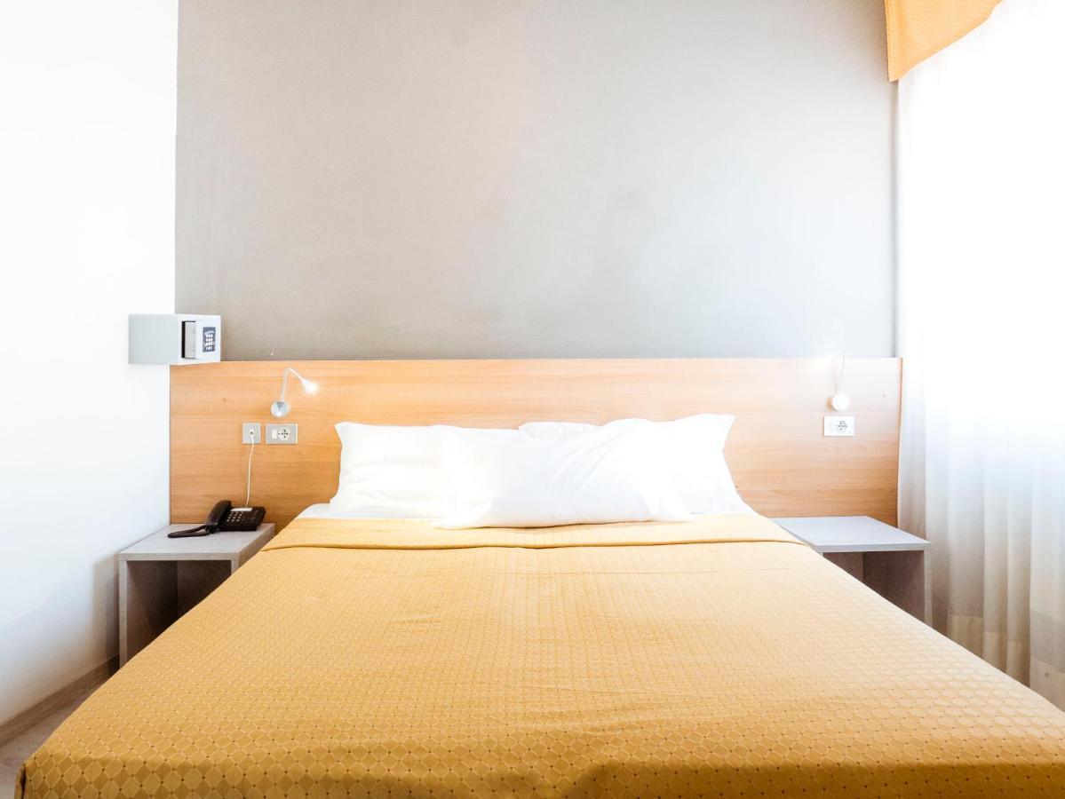 Hotel Doria Nago Екстериор снимка