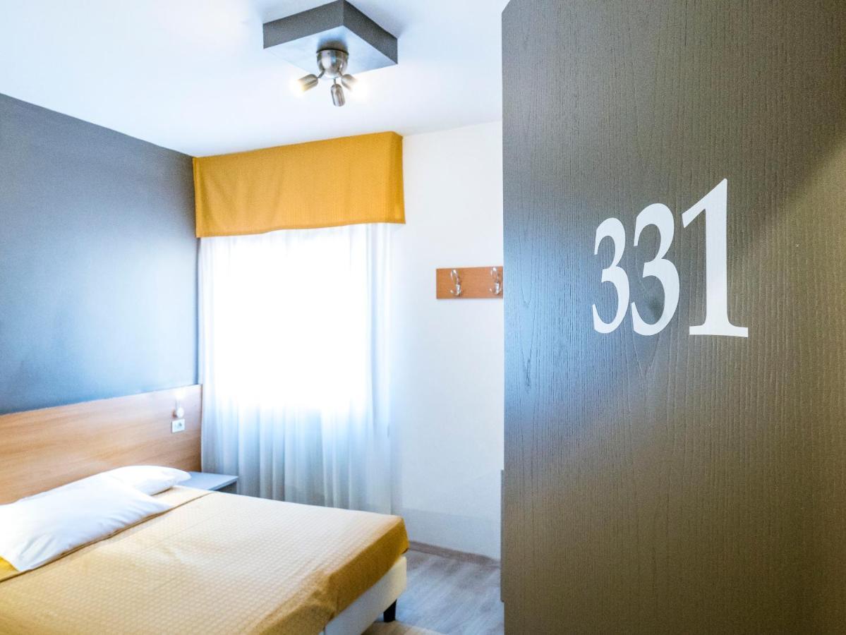 Hotel Doria Nago Екстериор снимка