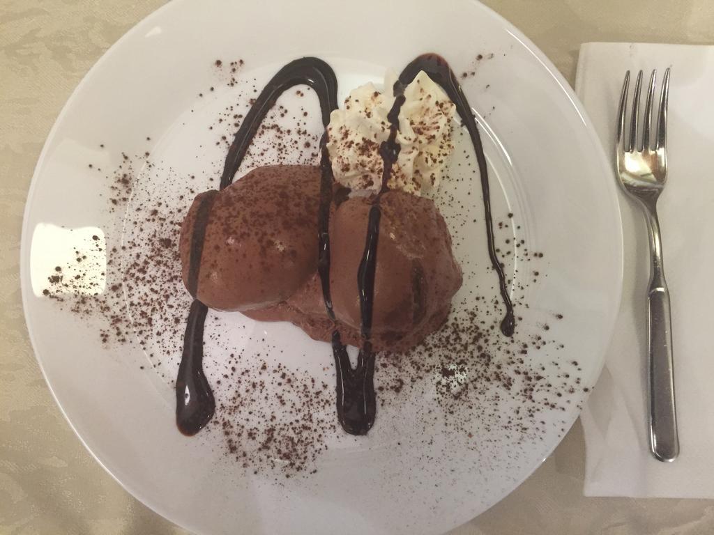 Hotel Doria Nago Екстериор снимка