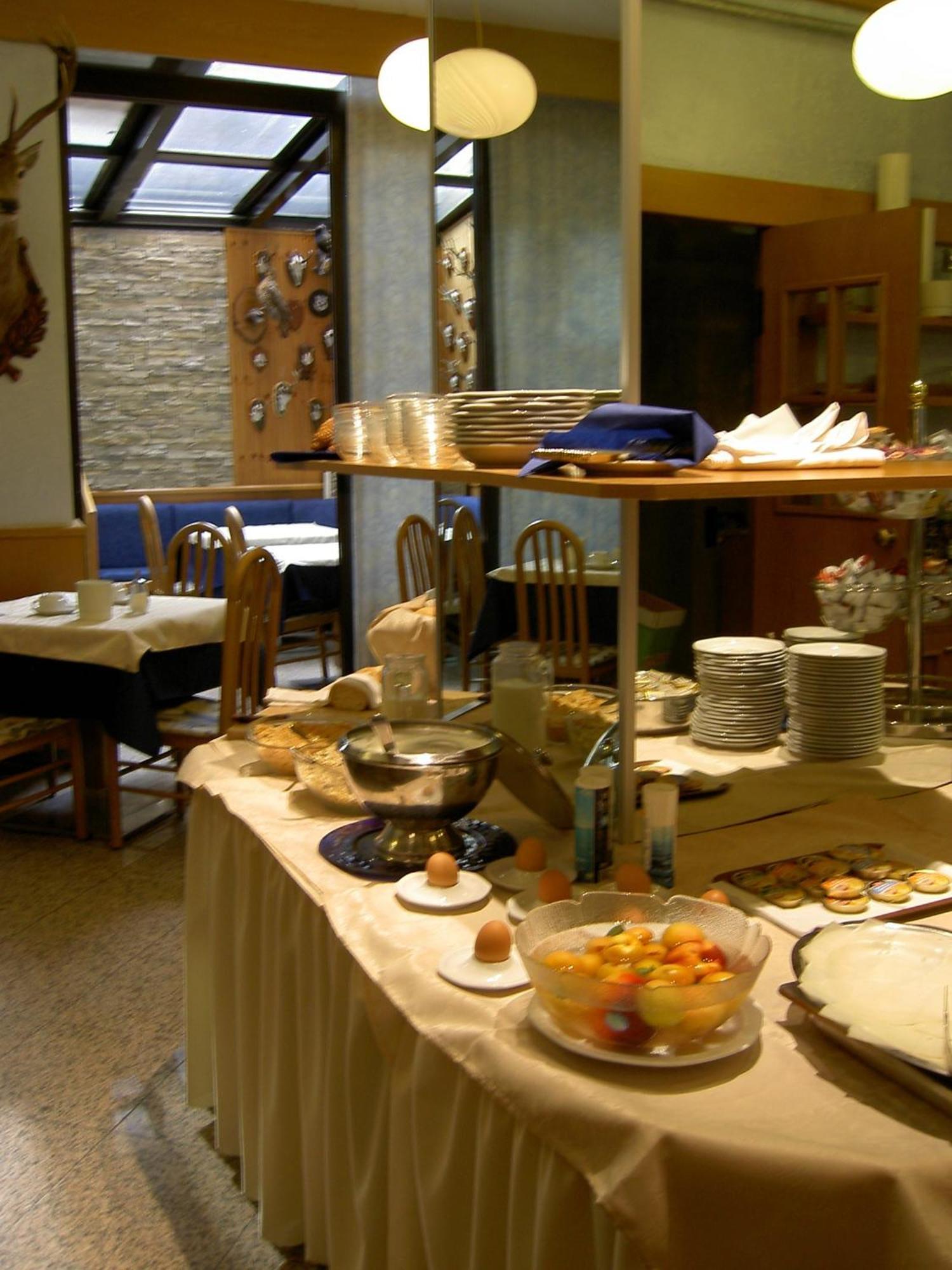 Hotel Doria Nago Екстериор снимка