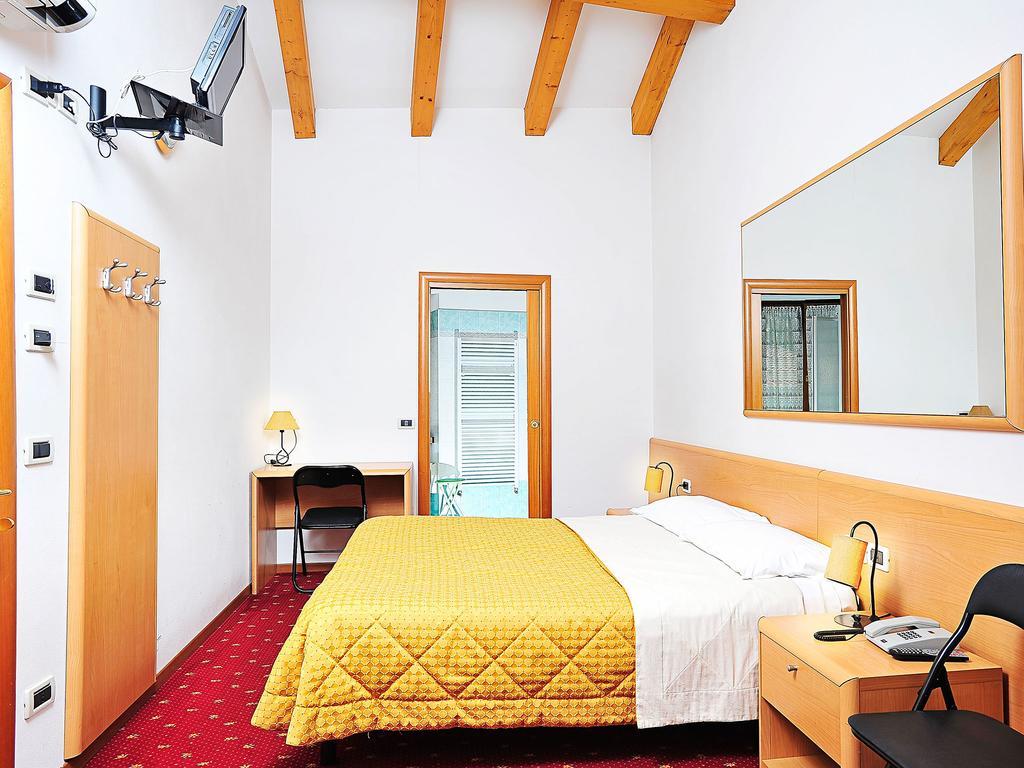 Hotel Doria Nago Екстериор снимка