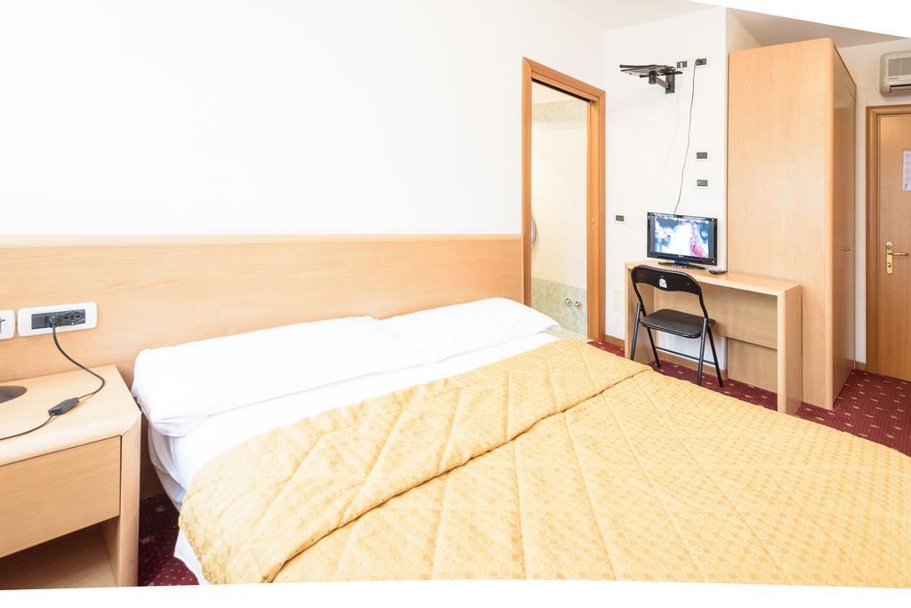 Hotel Doria Nago Екстериор снимка