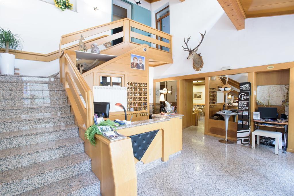 Hotel Doria Nago Екстериор снимка